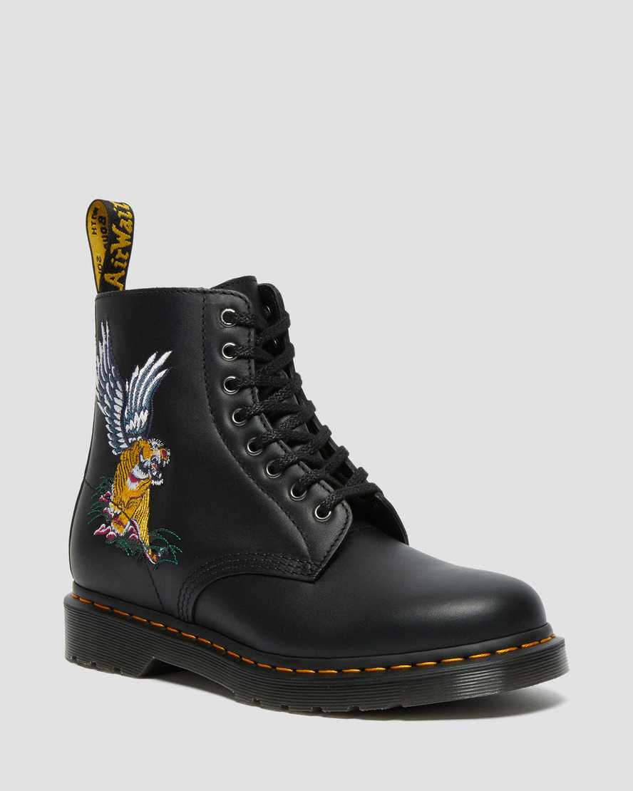 Dr. Martens 1460 Souvenir Embroidered Lær Original Støvler Dame Svart [9165PINGQ]